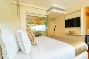 Hotel The Royal Plaza