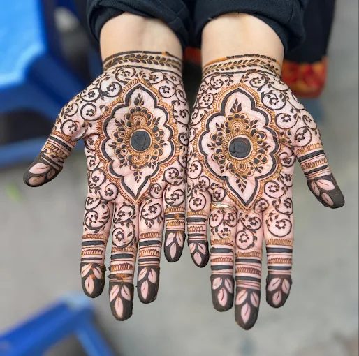 Kuldeep Mehandi Artist