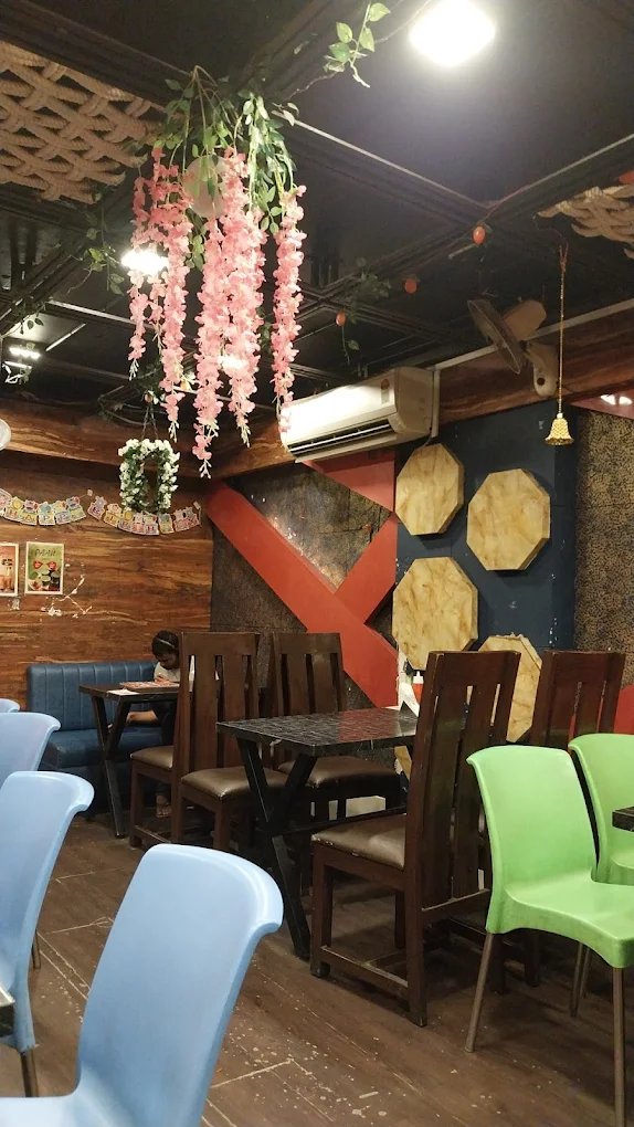 Naveen Juice and Ice Cream Parlour