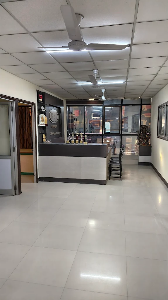 H.K. Hi-Tech College